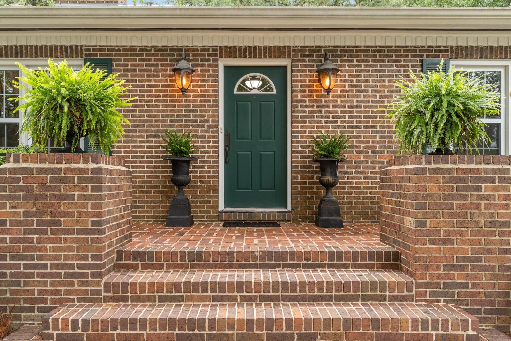 1114 Lothian Drive