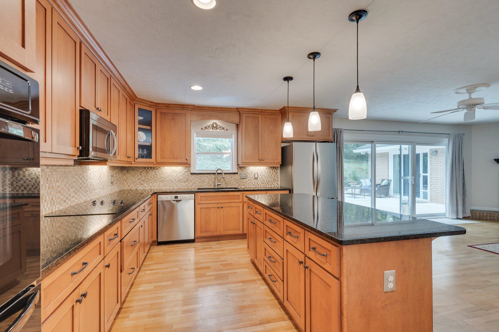 2919 Abbotsford Way