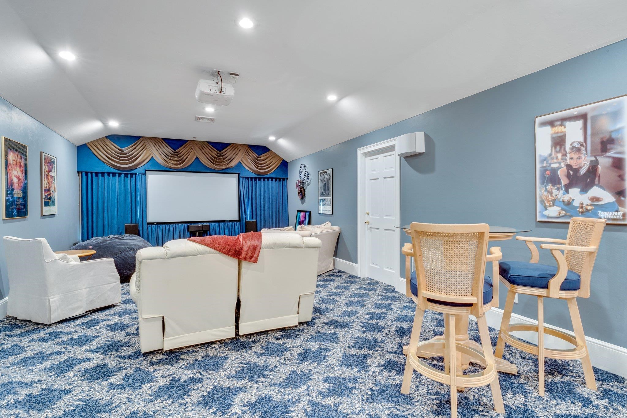 283 E Rosehill Drive