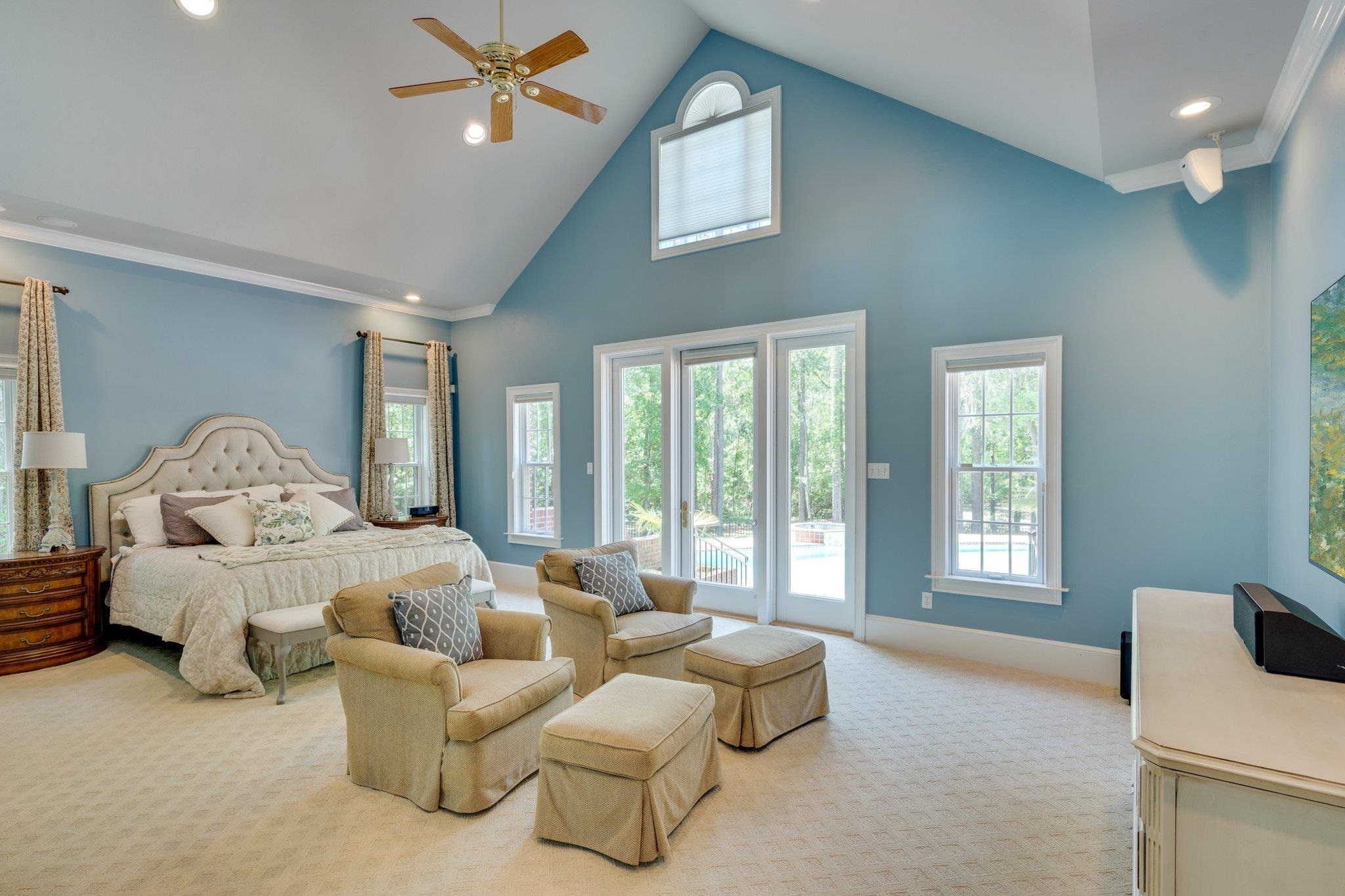 283 E Rosehill Drive