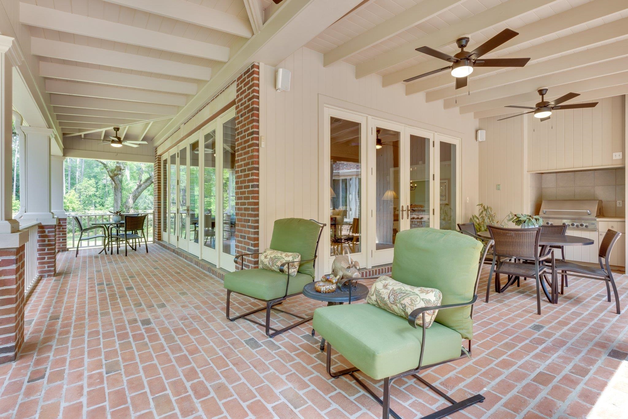 283 E Rosehill Drive