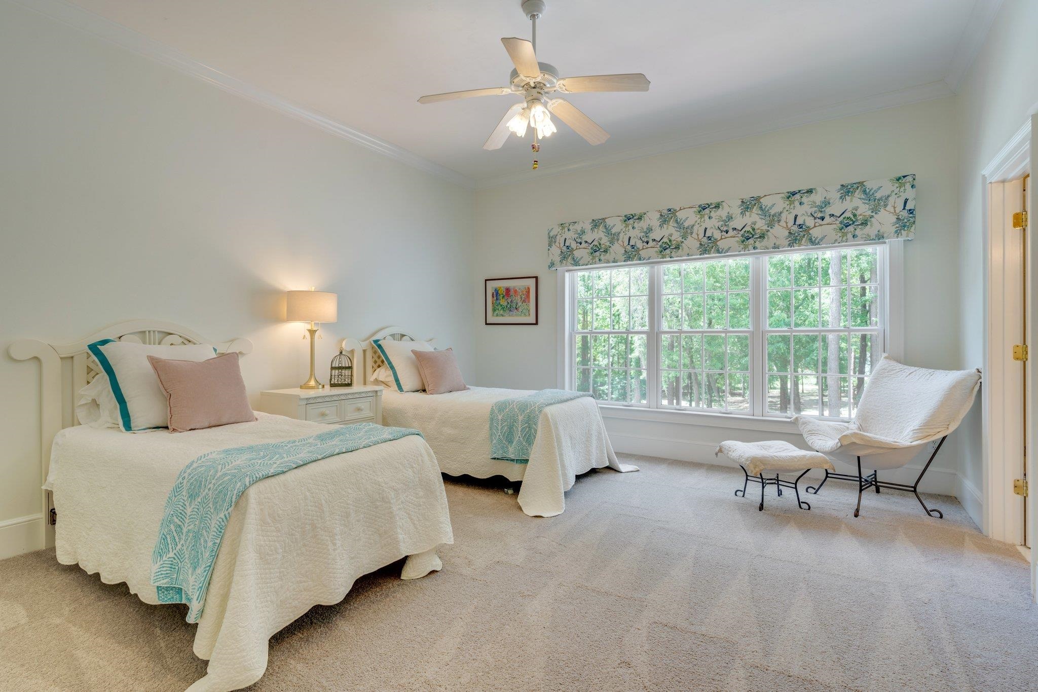 283 E Rosehill Drive