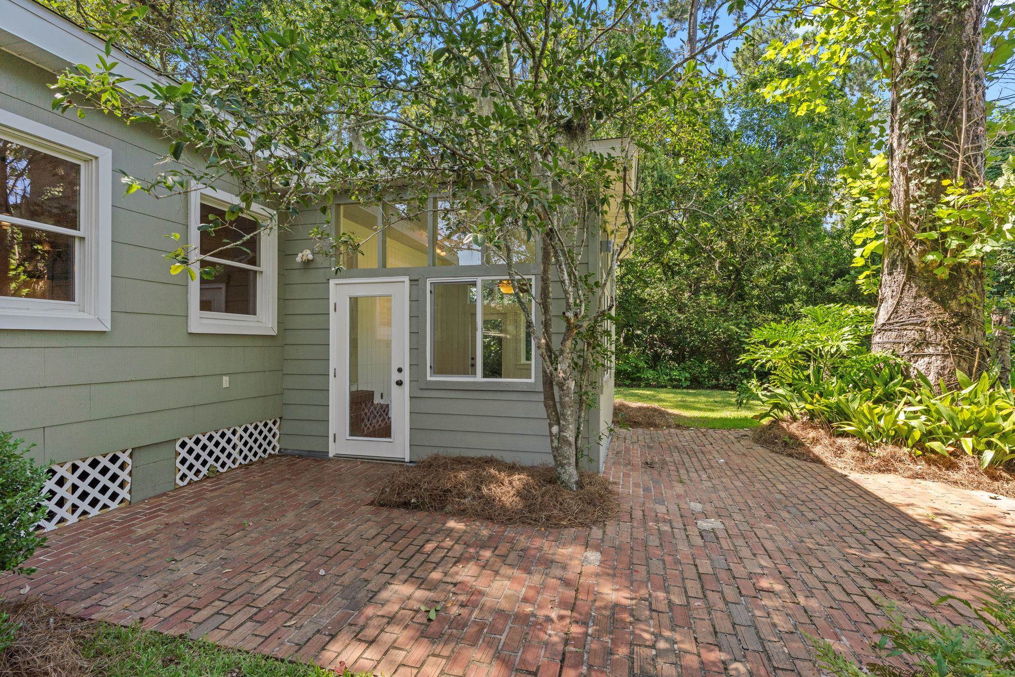 1122 Victory Garden Drive