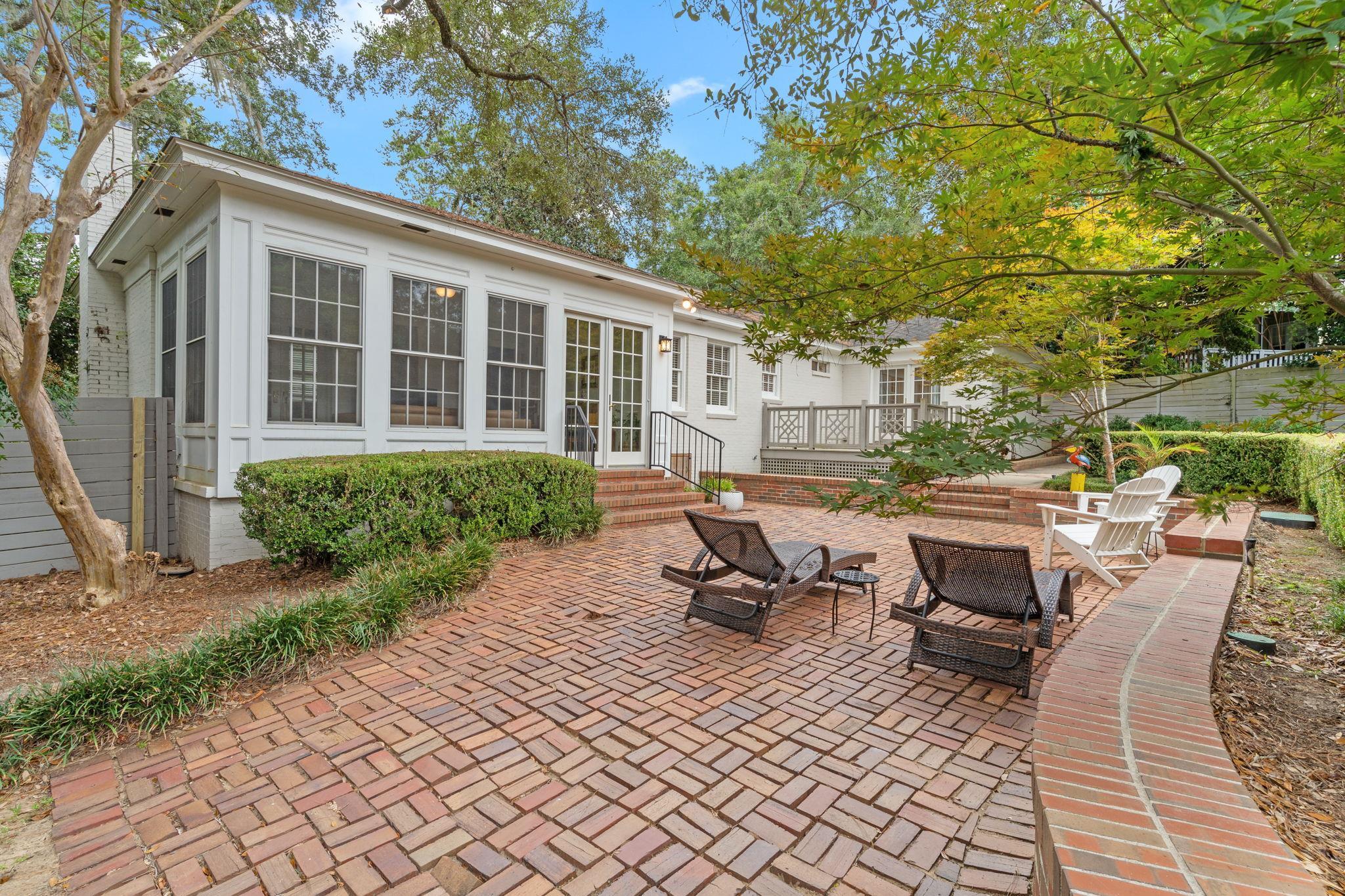 1413 N Randolph Circle