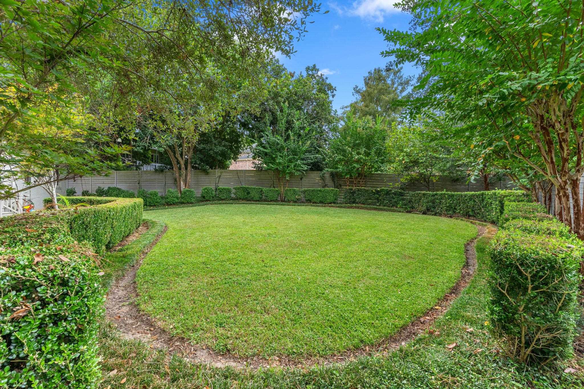 1413 N Randolph Circle