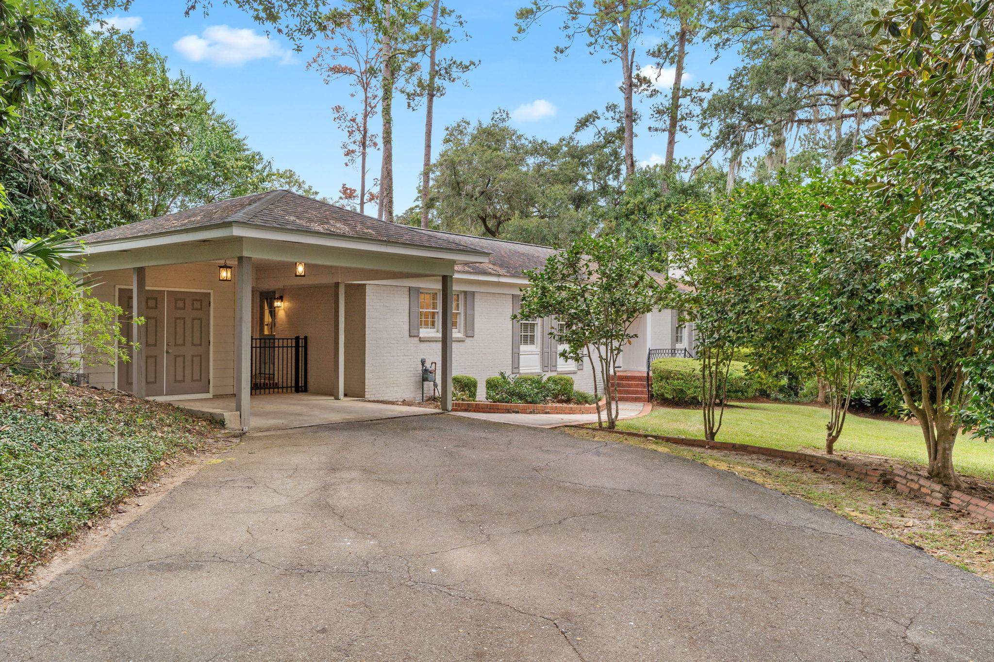 1413 N Randolph Circle