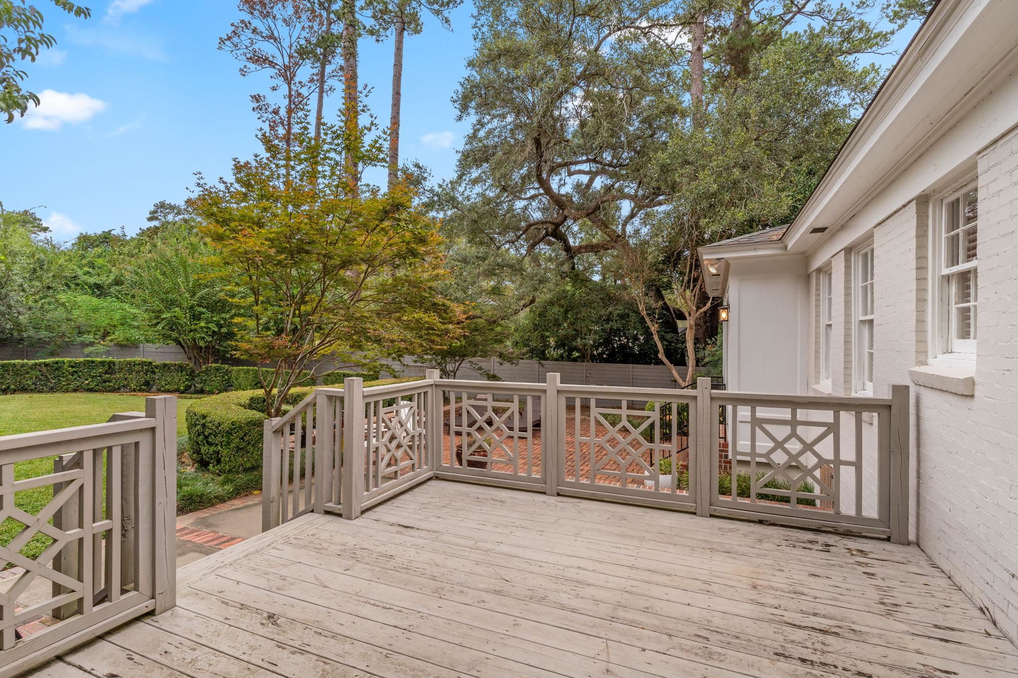 1413 N Randolph Circle