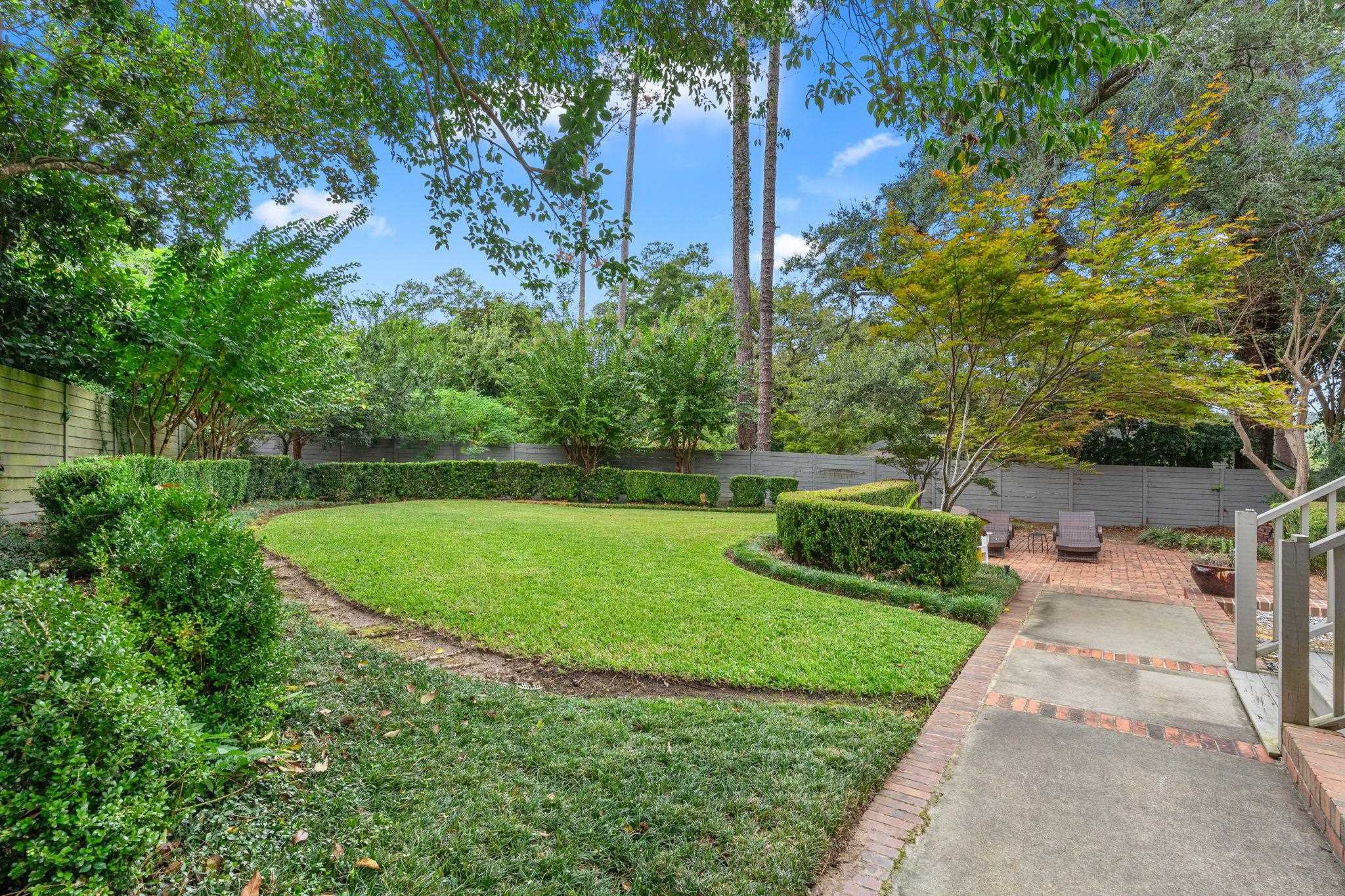 1413 N Randolph Circle