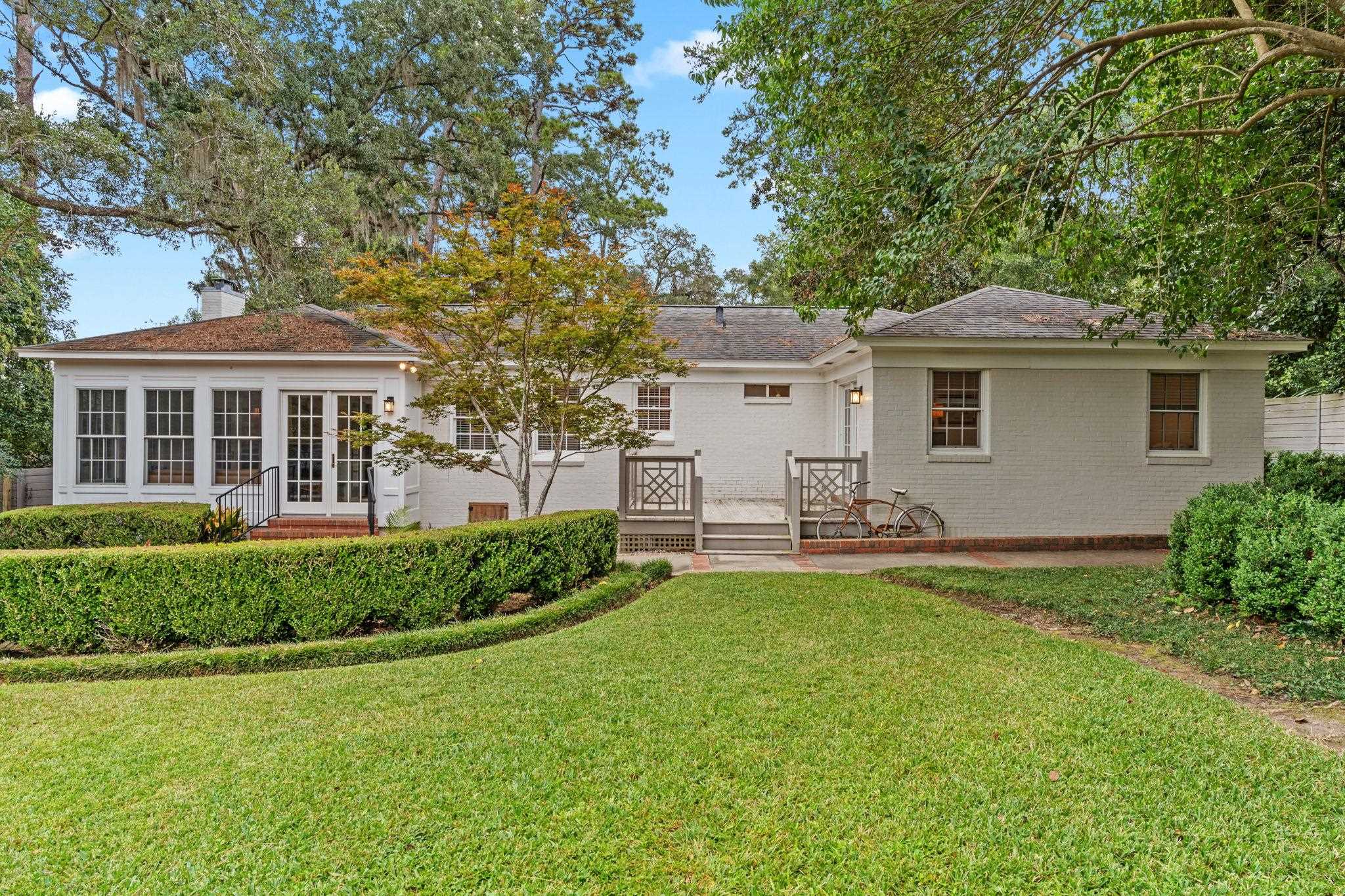 1413 N Randolph Circle