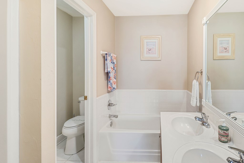 124 Sabal Cir, 32456