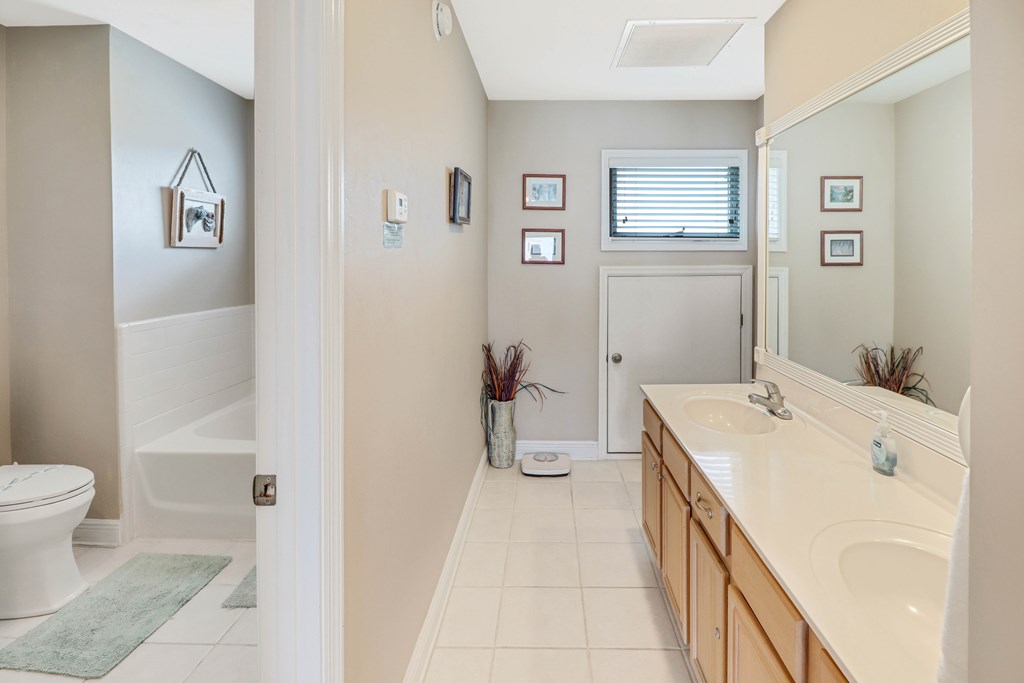 124 Sabal Cir, 32456