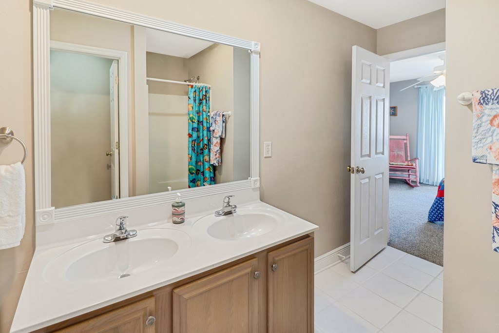 124 Sabal Cir, 32456