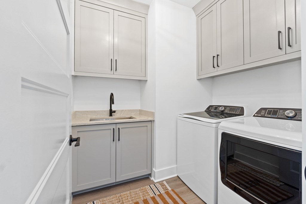 7052 Leeward St, 32456