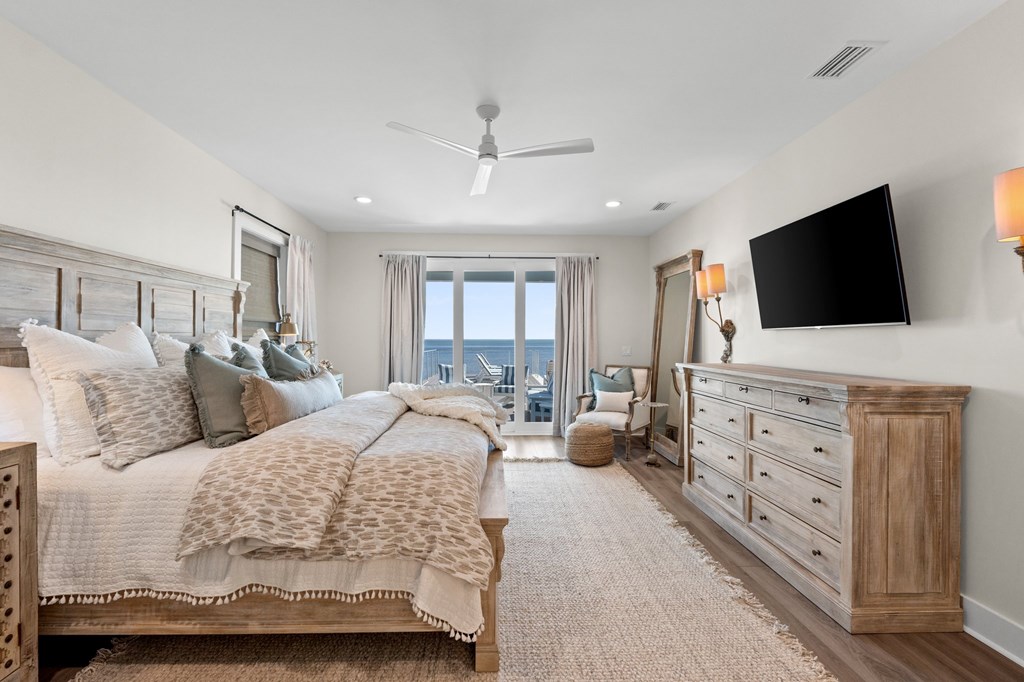 7052 Leeward St, 32456