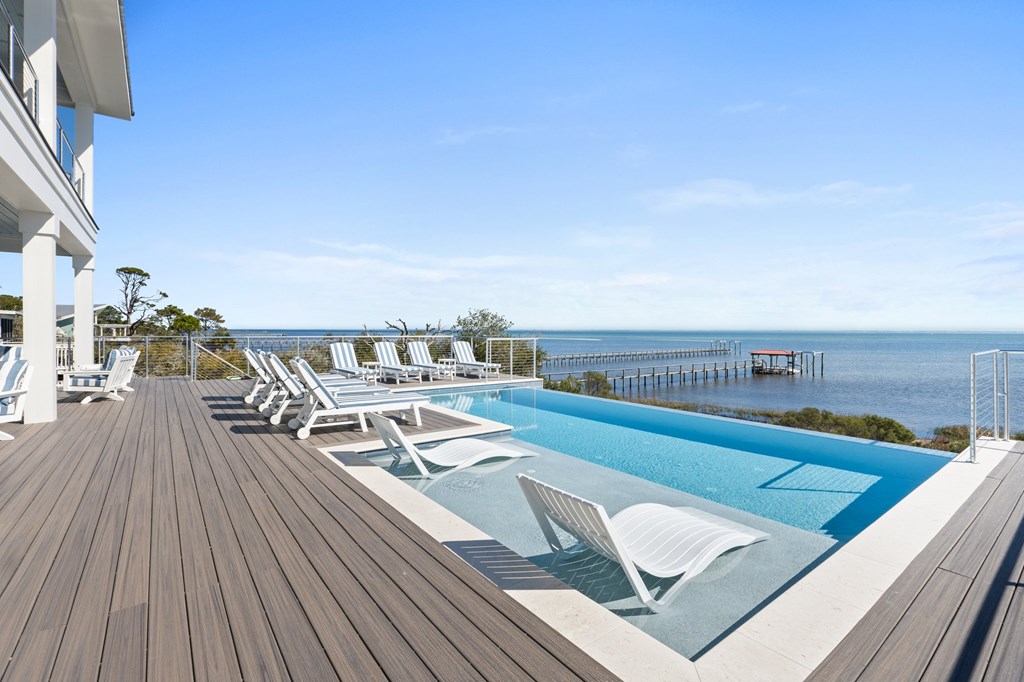 7052 Leeward St, 32456