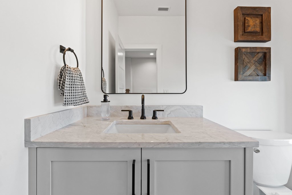 7052 Leeward St, 32456