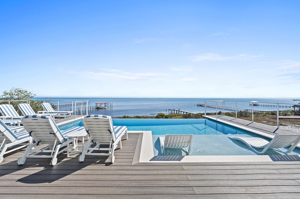 7052 Leeward St, 32456