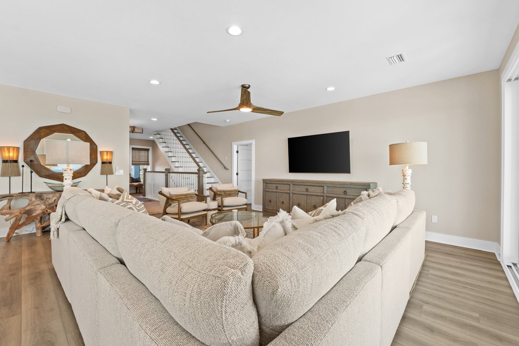 7052 Leeward St, 32456