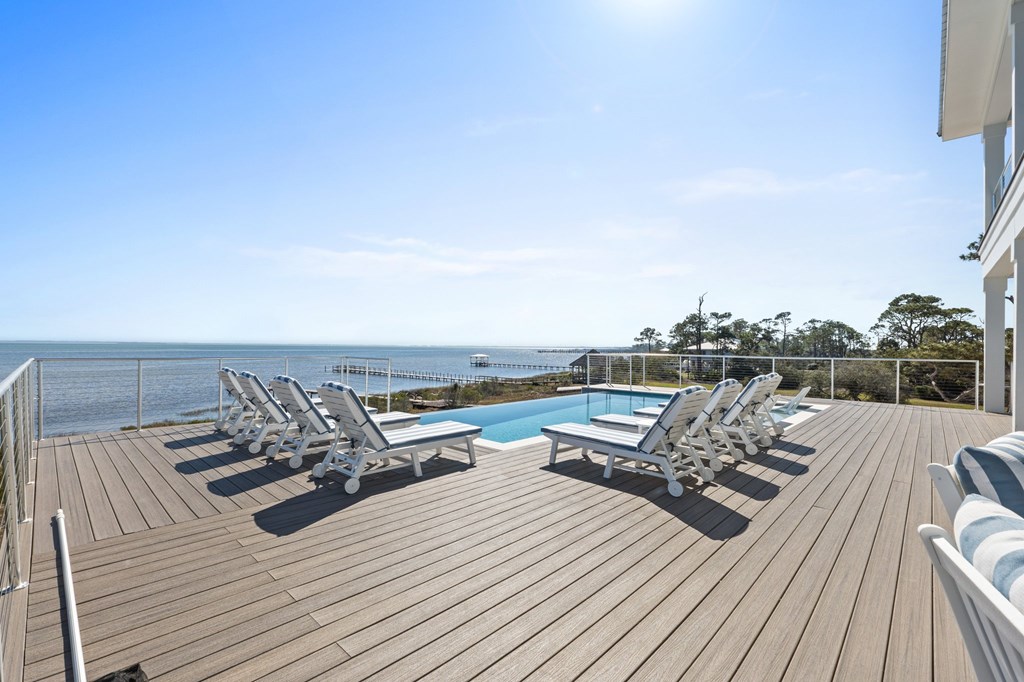 7052 Leeward St, 32456