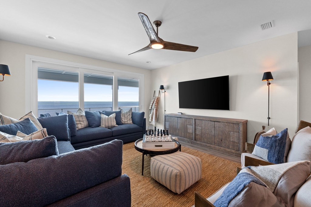 7052 Leeward St, 32456