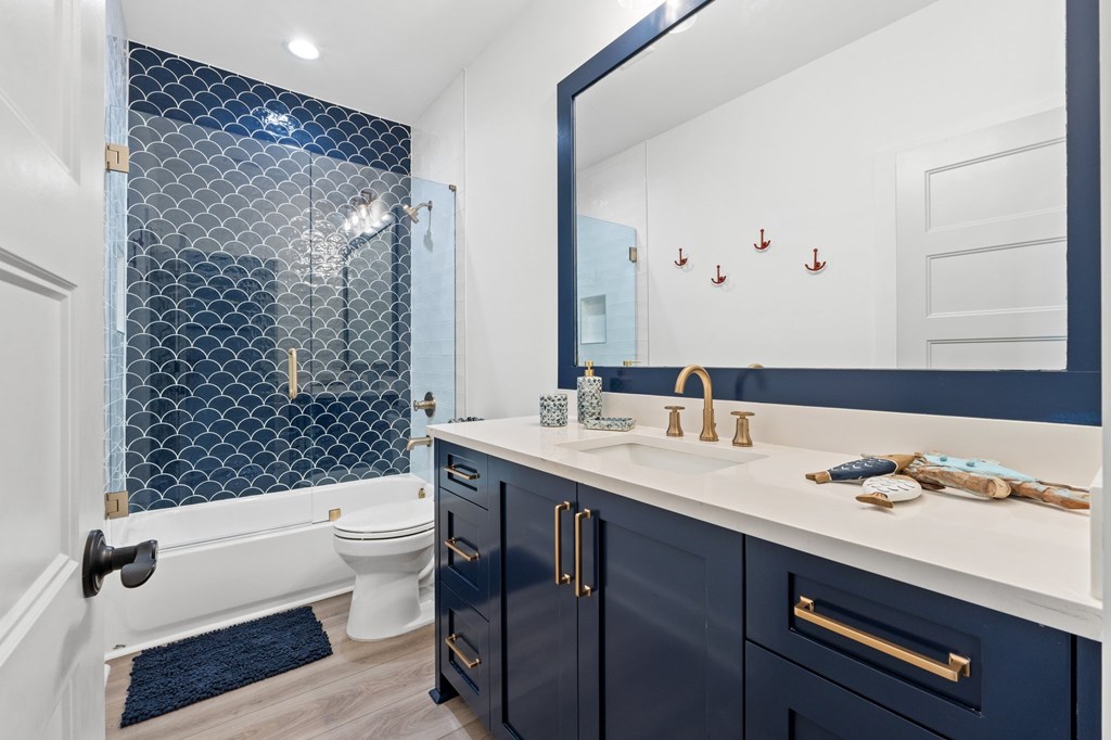 7052 Leeward St, 32456