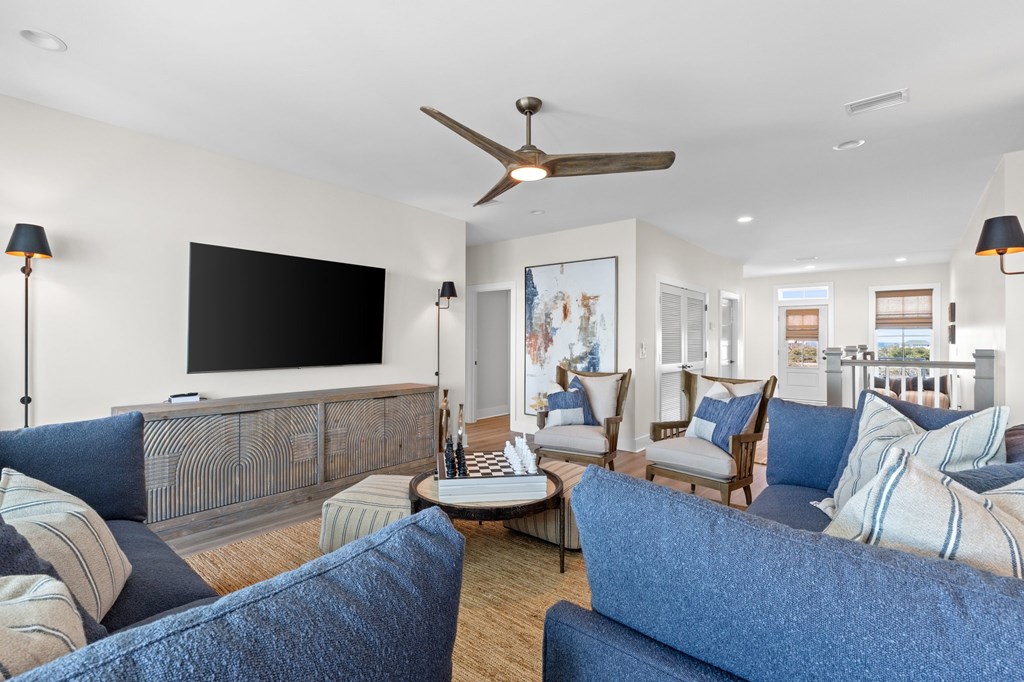 7052 Leeward St, 32456