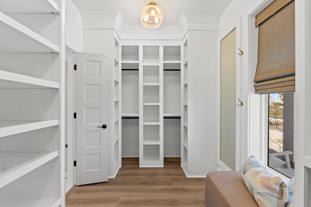 7052 Leeward St, 32456