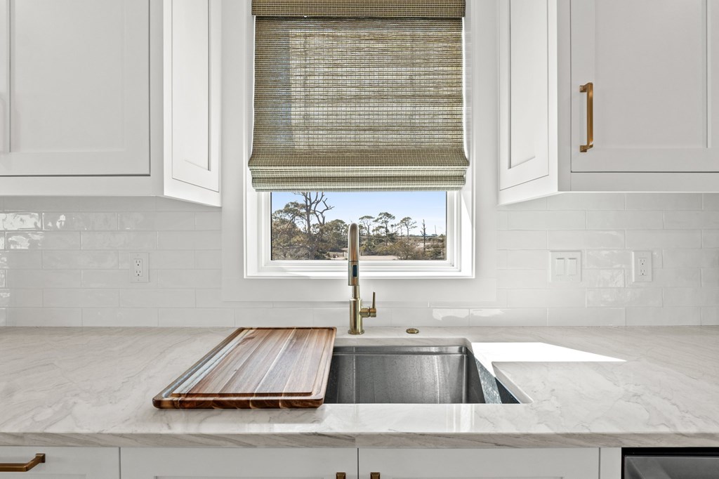 7052 Leeward St, 32456