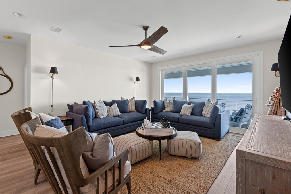 7052 Leeward St, 32456