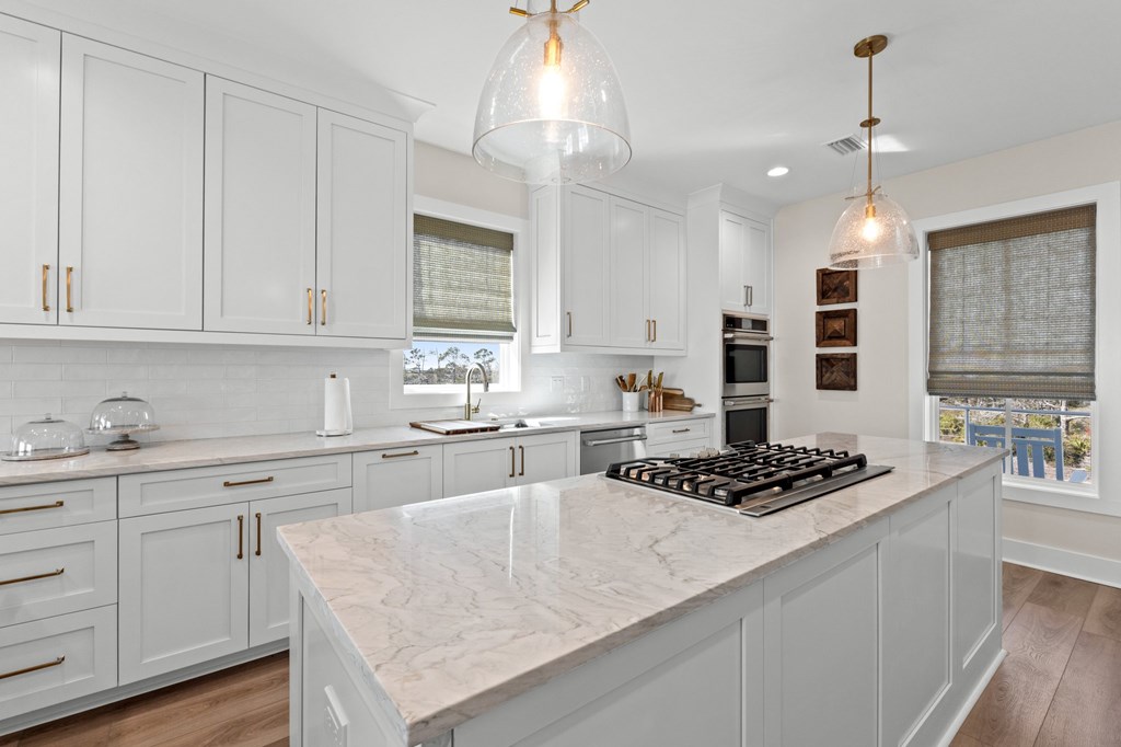 7052 Leeward St, 32456