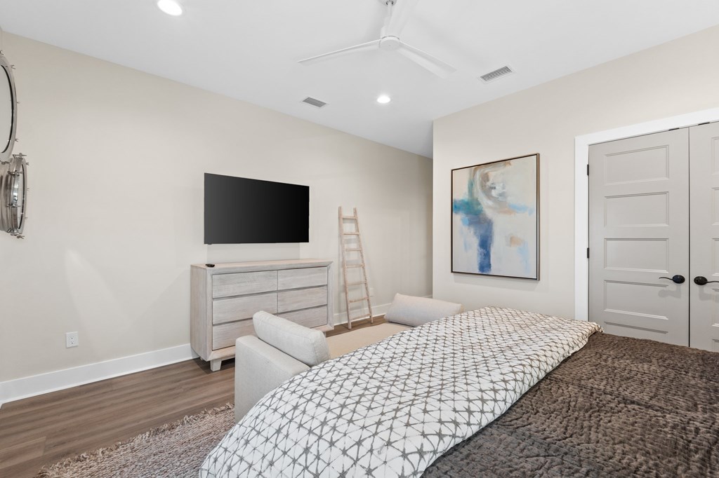 7052 Leeward St, 32456