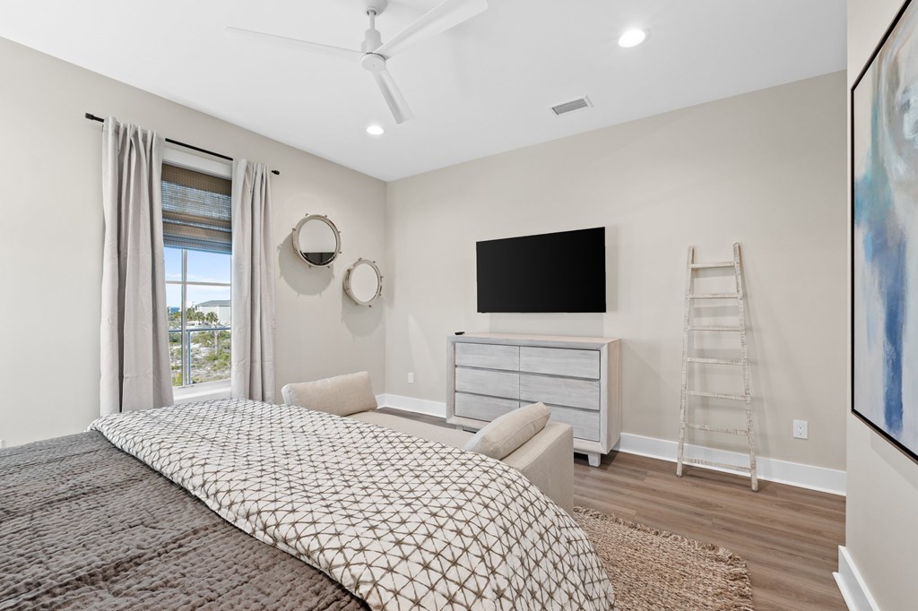 7052 Leeward St, 32456