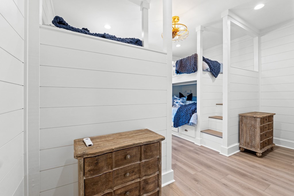 7052 Leeward St, 32456