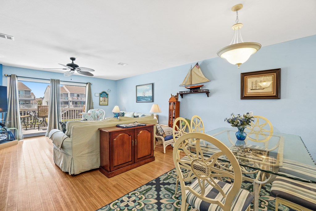135 Parkside Cir, 32456