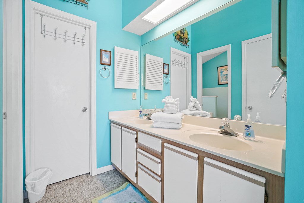 135 Parkside Cir, 32456