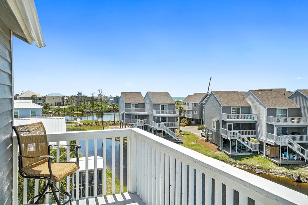 135 Parkside Cir, 32456