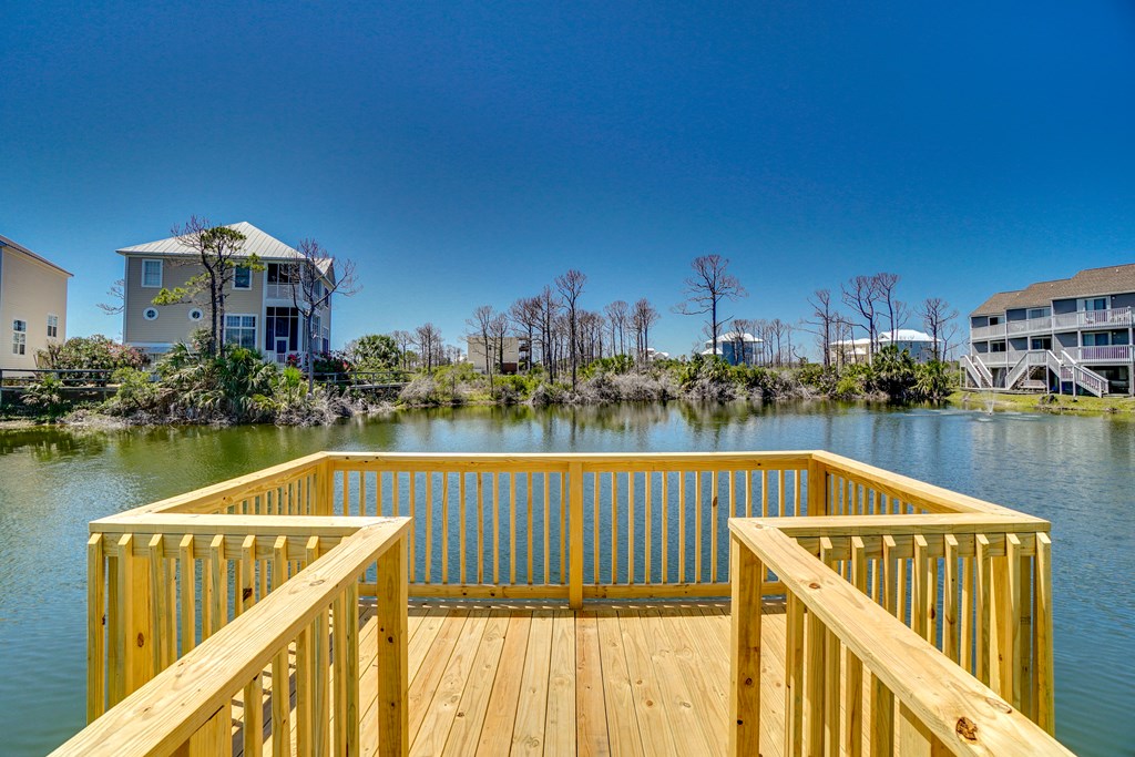 135 Parkside Cir, 32456
