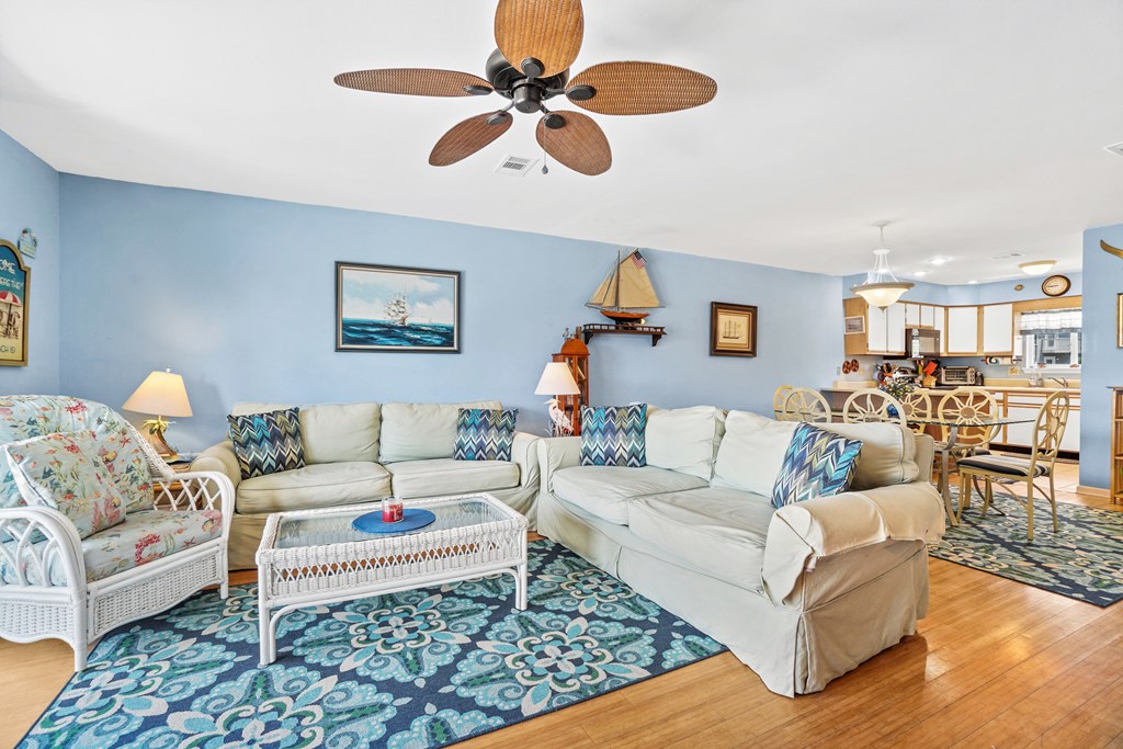 135 Parkside Cir, 32456