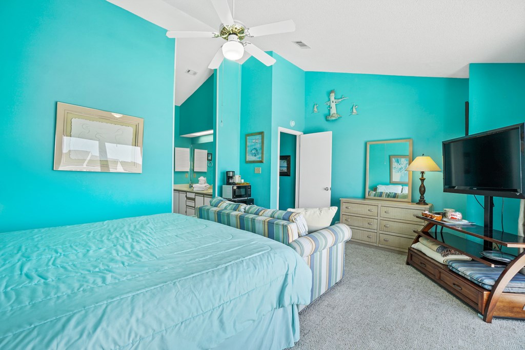135 Parkside Cir, 32456