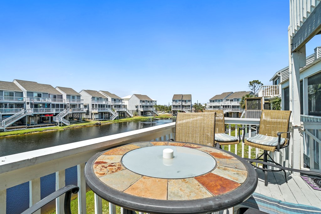 135 Parkside Cir, 32456