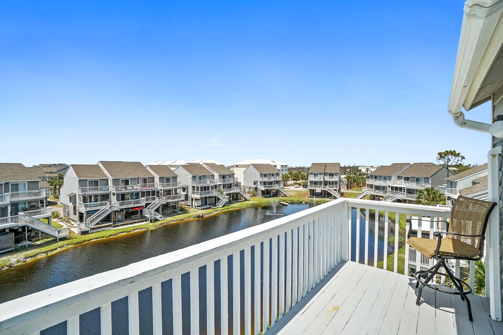 135 Parkside Cir, 32456
