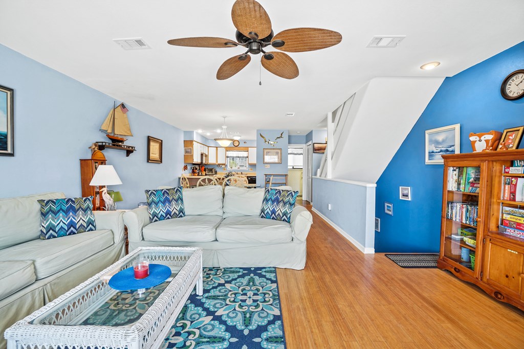 135 Parkside Cir, 32456