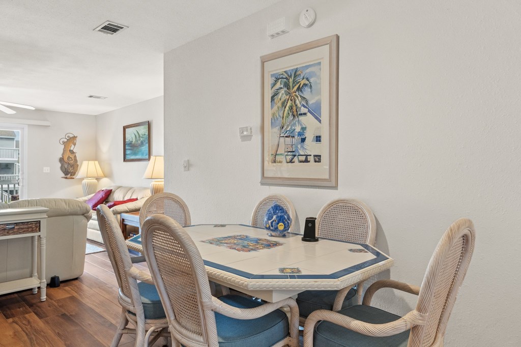 253 Parkside Cir, 32456
