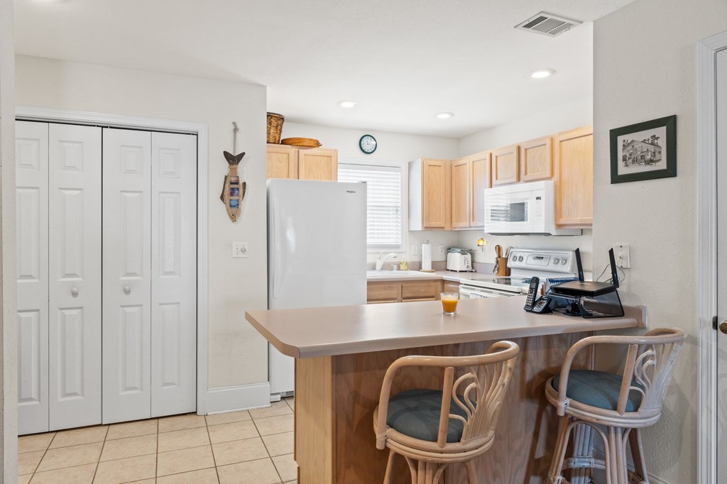 253 Parkside Cir, 32456