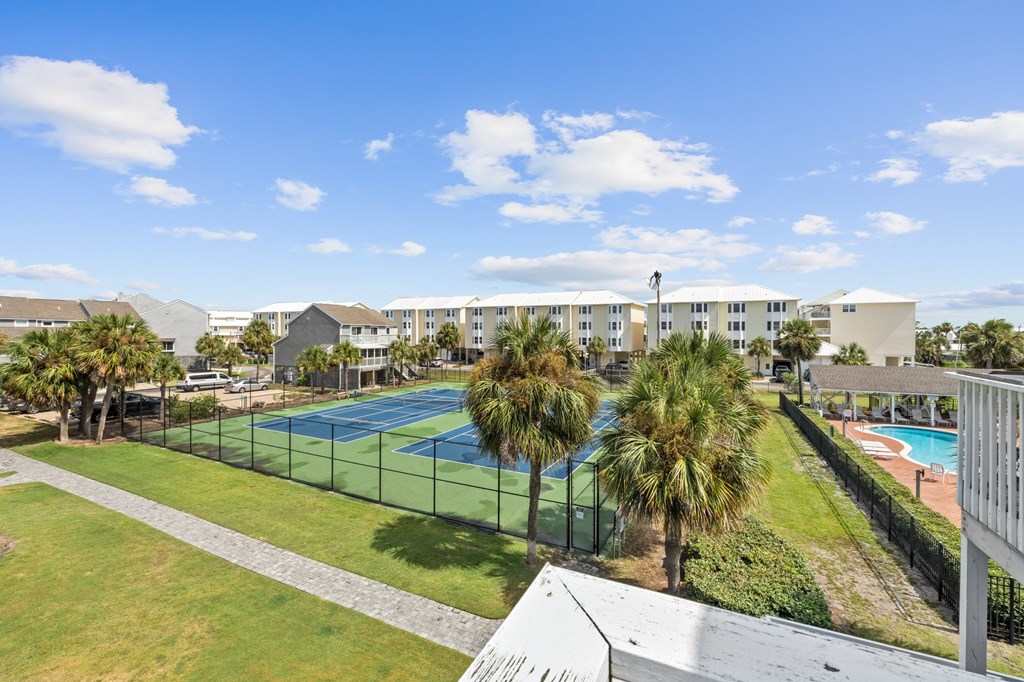 253 Parkside Cir, 32456