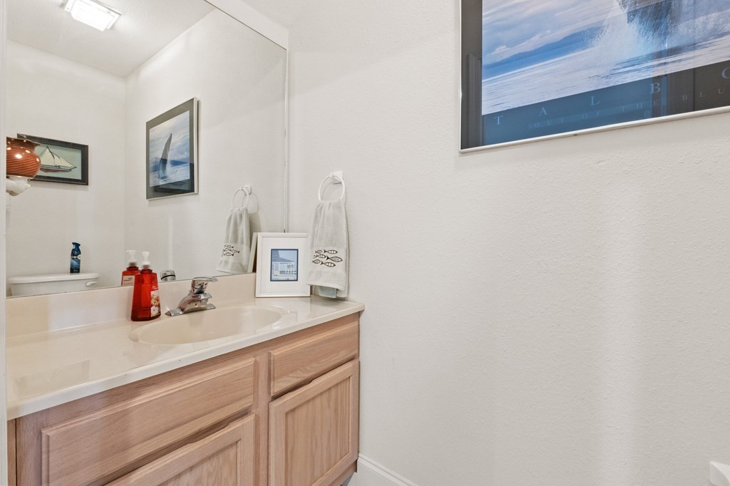 253 Parkside Cir, 32456