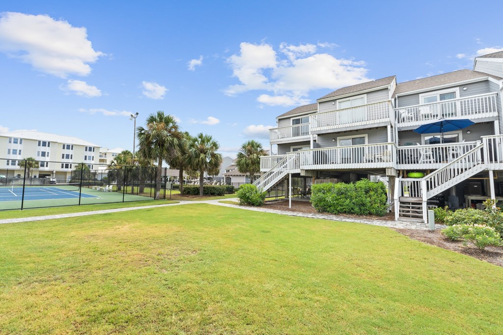 253 Parkside Cir, 32456