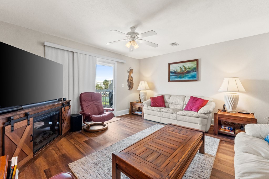 253 Parkside Cir, 32456