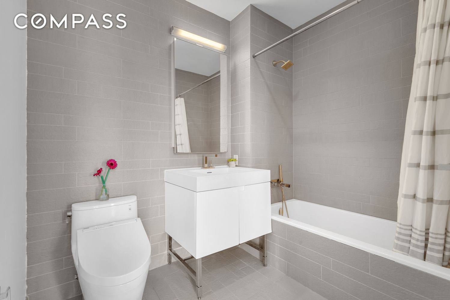 388 Bridge Street PH50D
