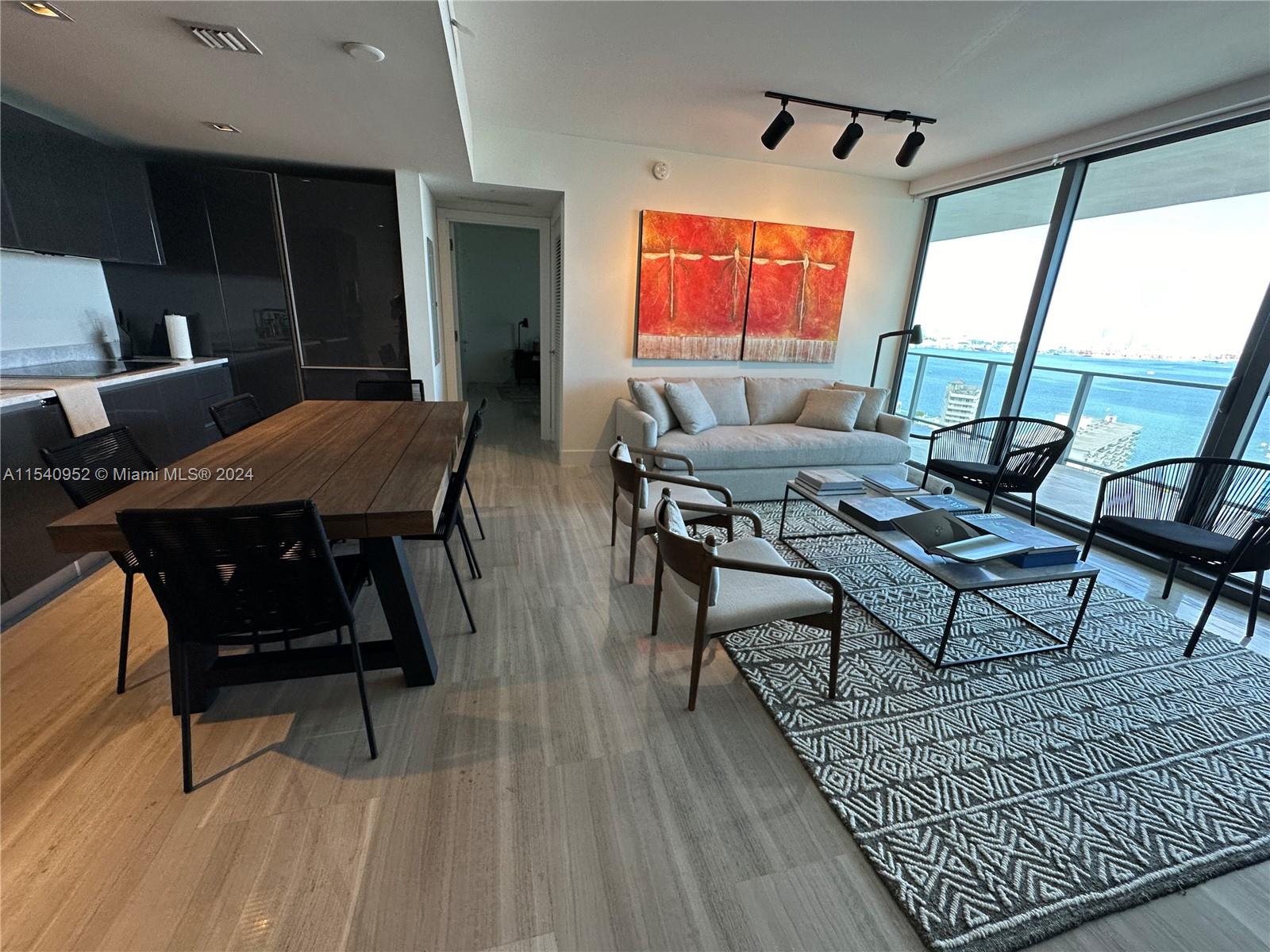 1451 Brickell Ave # 2502